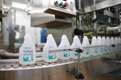 隆力奇供應75%酒精消毒液與洗手液，辦公防護用品一應俱全